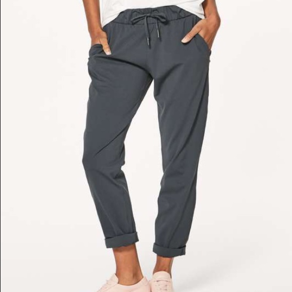 Lululemon On the Fly Grey Pant size 8